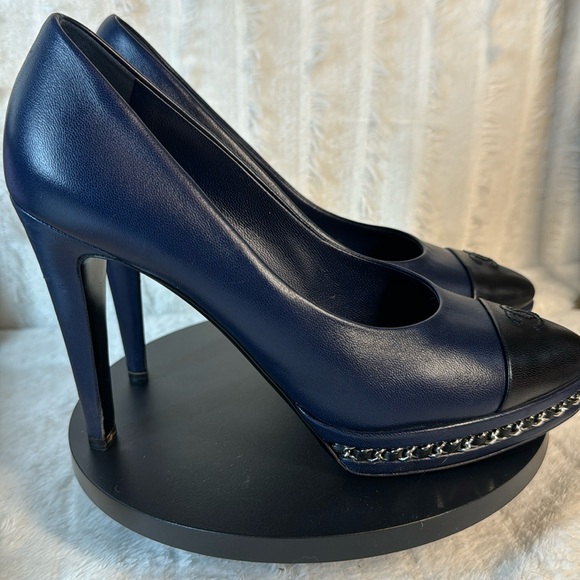 Chanel Cap Toe Chain Platform Pumps Navy Leather Size 38 - Picture 4 of 17